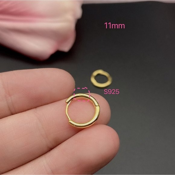 Plain silver small hoop earrings-Gold 11mm SH001 - Picture 4 of 8